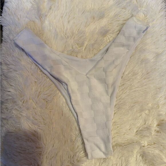Elegant White Summer Haus Textured Women's Thong - Picture 1 of 4
